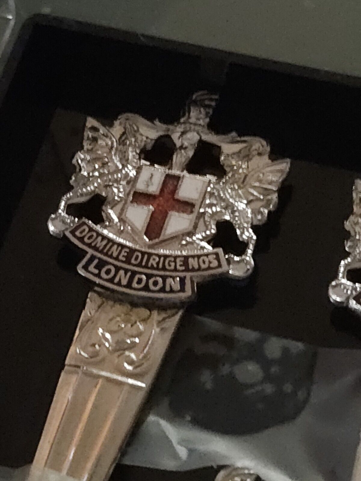 Domine Dirige London England Bilchrome Collectible Souvenir Spoons Coat Of Arms Sheffield